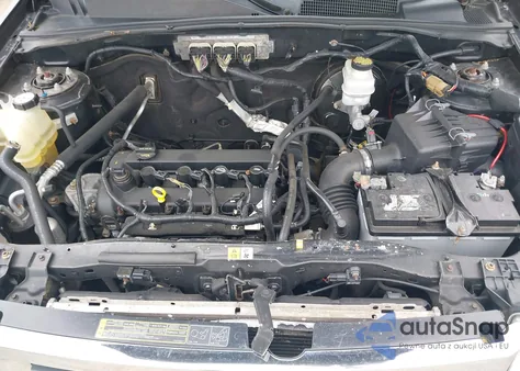 2010 Ford Escape Xlt z USA, uszkodzony, nr VIN 1FMCU0D79AKB11463